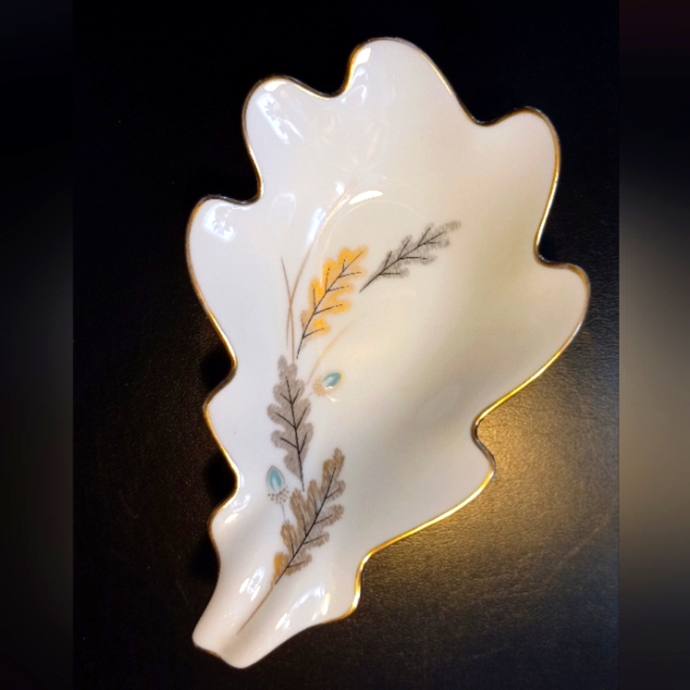 NORITAKE "FINE CHINA" OAK LEAF DISH
